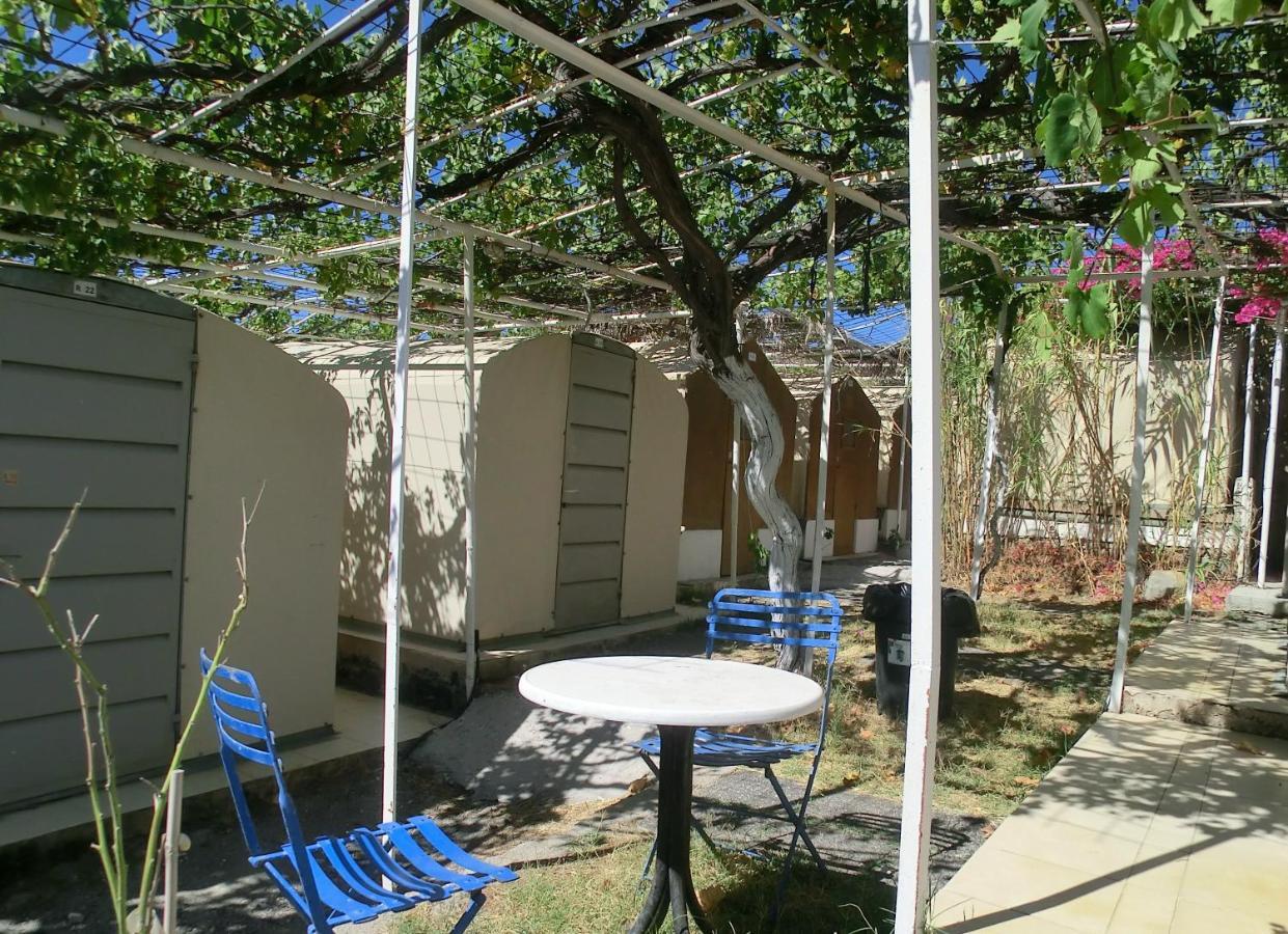 Santorini Camping & Hostel Fira  Exteriör bild