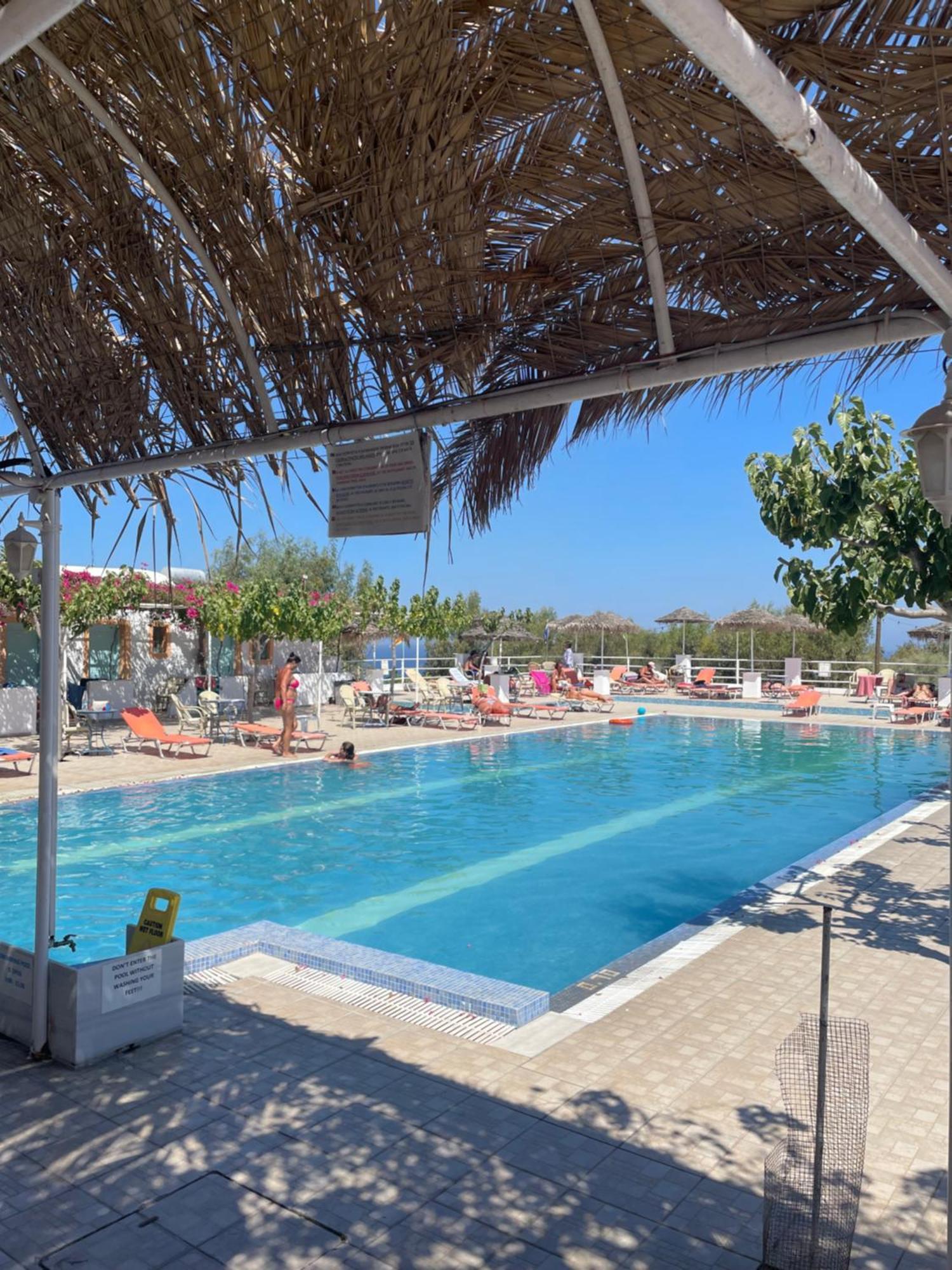 Santorini Camping & Hostel Fira  Exteriör bild