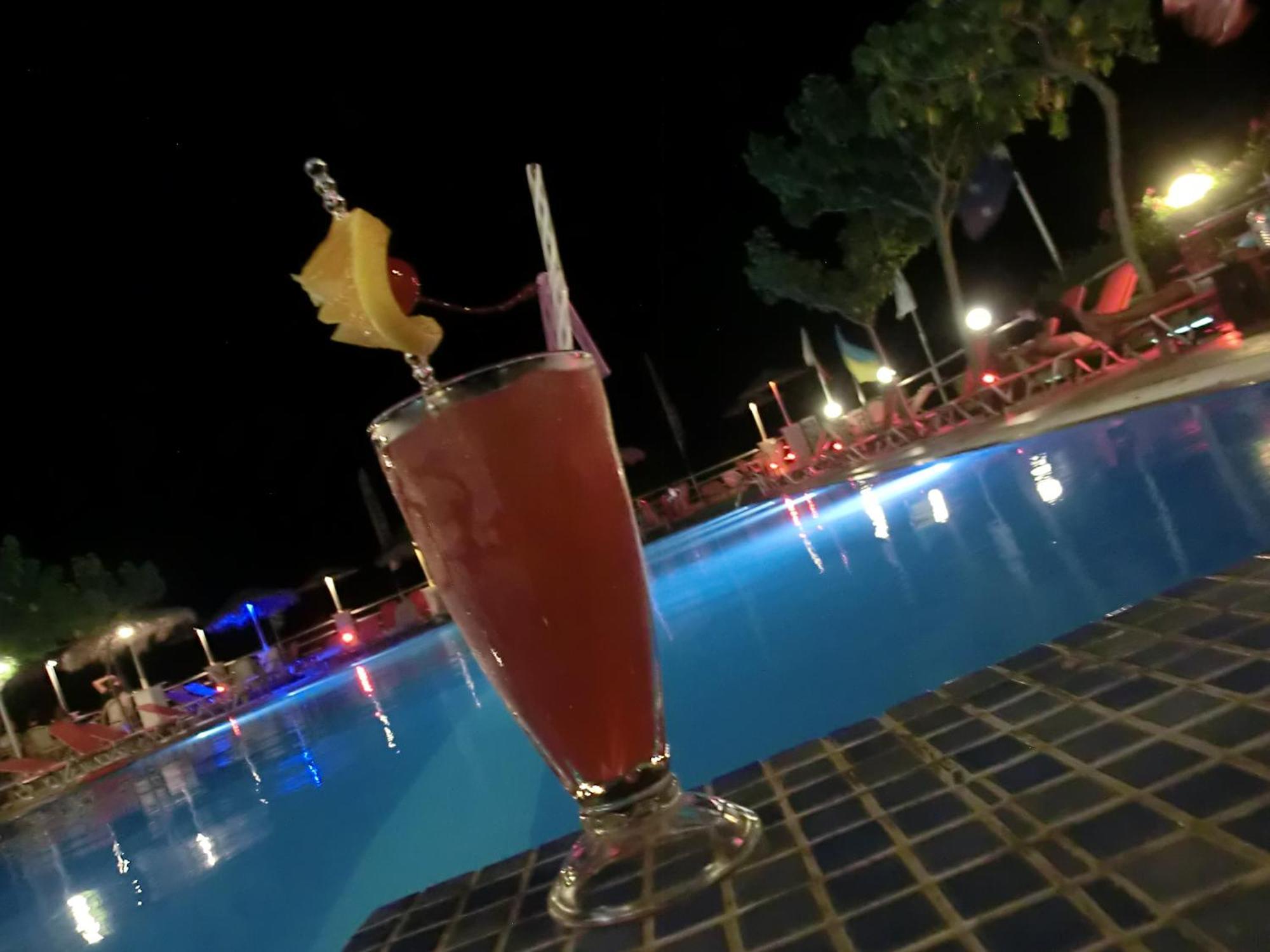 Santorini Camping & Hostel Fira  Exteriör bild