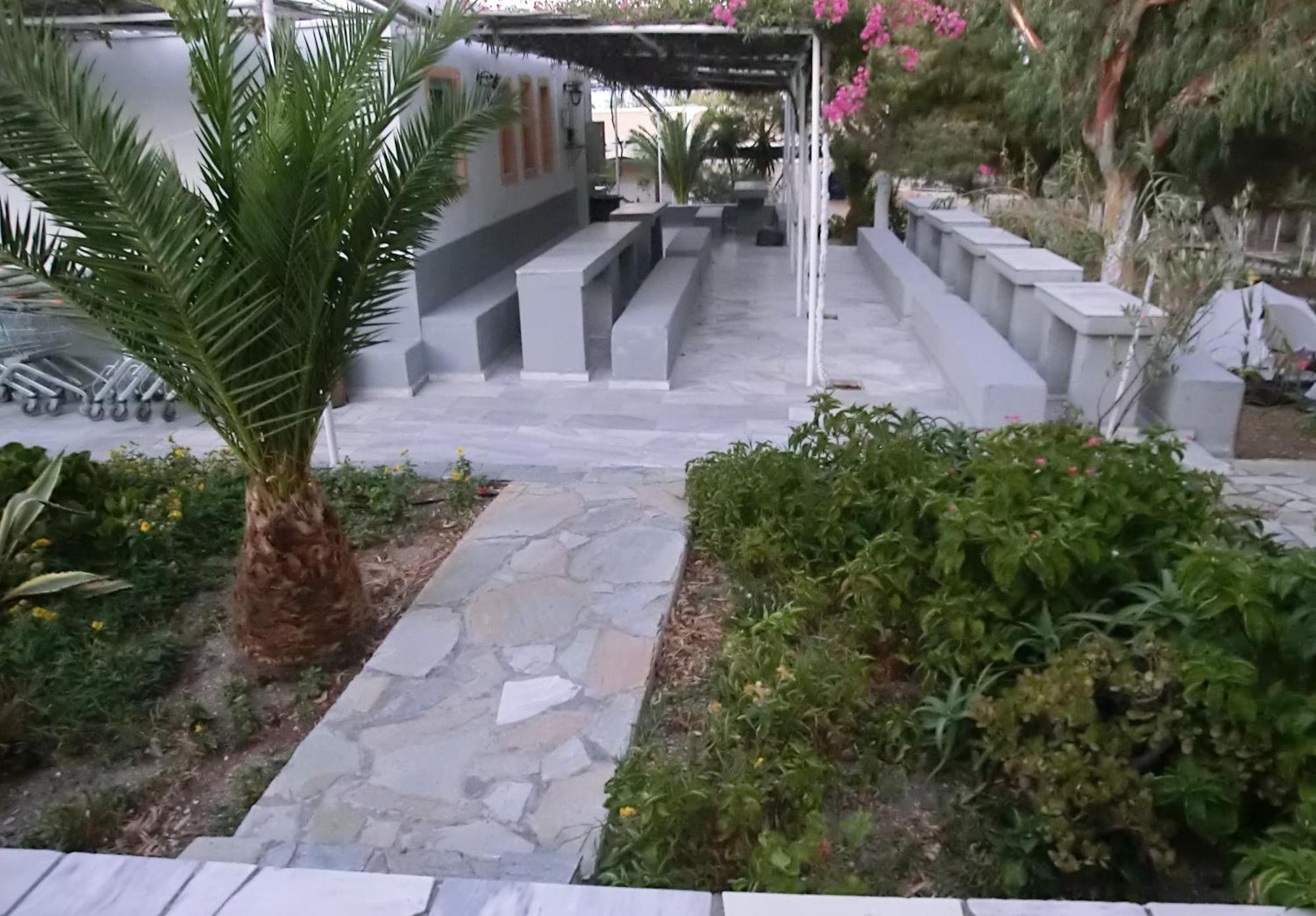Santorini Camping & Hostel Fira  Exteriör bild