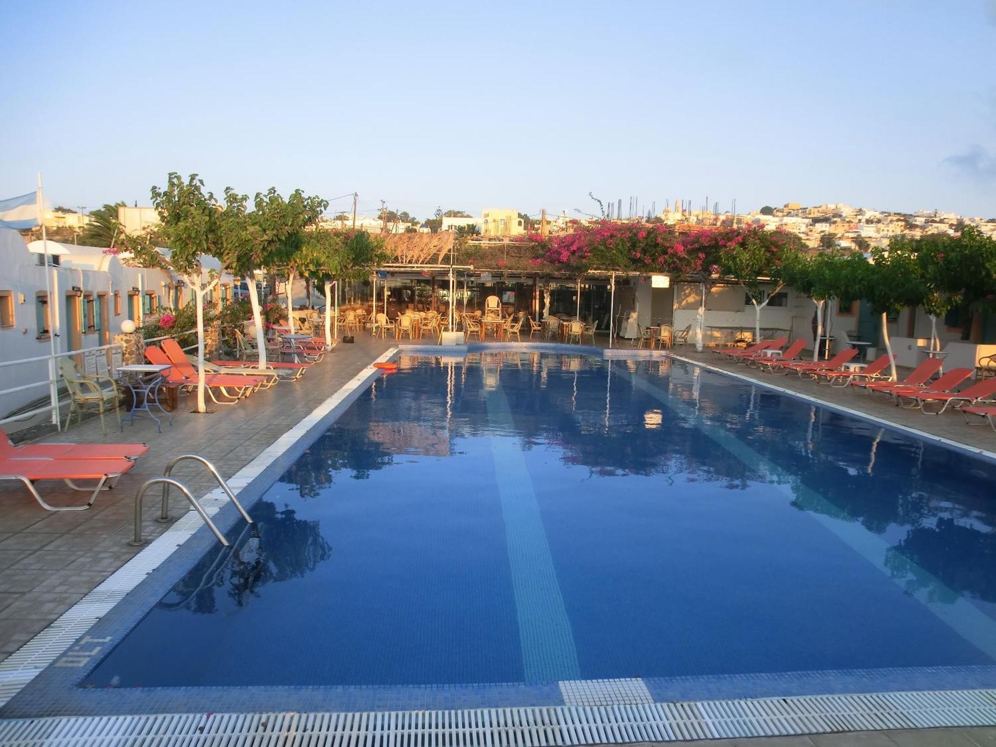 Santorini Camping & Hostel Fira  Exteriör bild